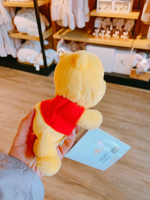 SHDL - Laying Winnie the Pooh Shoulder Plush Toy (with Magnets on Hands)