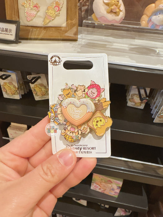 SHDL - 2026 Winnie the Pooh & Friends Spring Picnic Collection x Winnie the Pooh & Friends Spinning Pin Badge