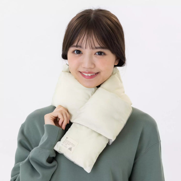 TDR - Enjoy Winter Fashion Collection x Mickey Mouse Scarf  for Adults Color: White (Release Date: Oct 16, 2025)