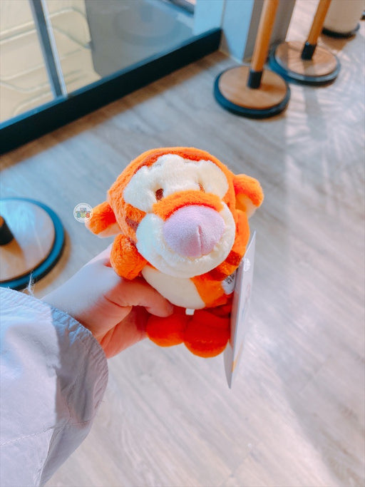 SHDL - Laying Tigger Shoulder Plush Toy (with Magnets on Hands)