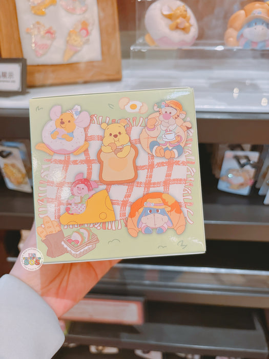 SHDL - 2026 Winnie the Pooh & Friends Spring Picnic Collection x Winnie the Pooh & Friends Mystery Figure Box