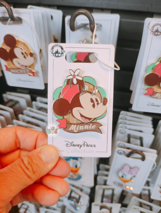 SHDL - Minnie Mouse ‘Wood’ Pin Badge