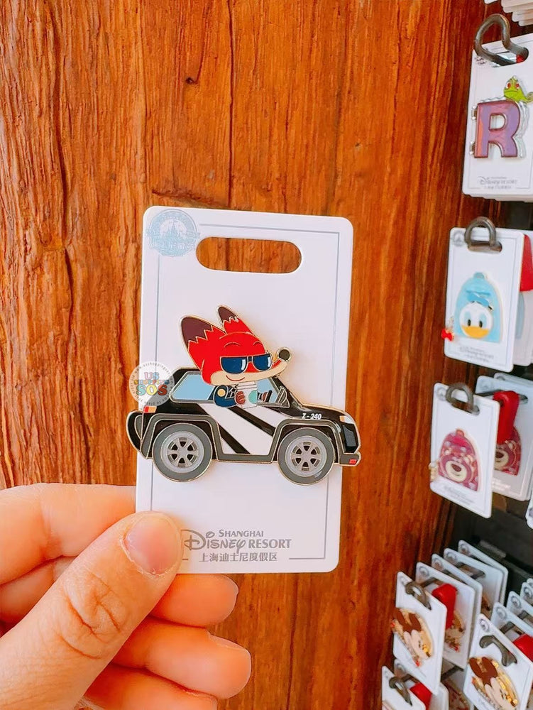 SHDL - Zootopia ‘Driving’ a Car x Nick Wilde Pin Badge