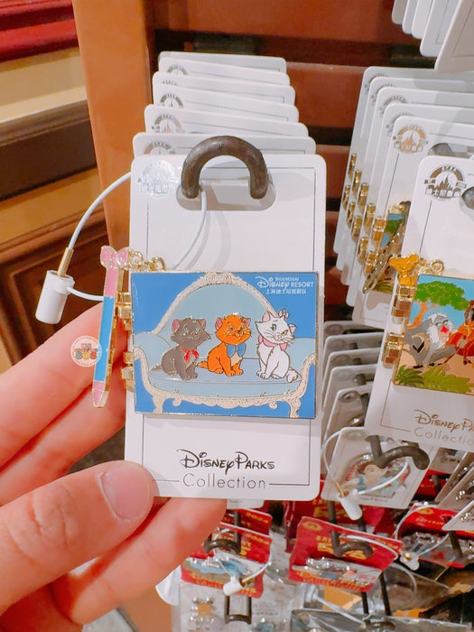 SHDL - Berlioz, Marie, and Toulouse Signatures ‘Flip Open’ Pin Badge