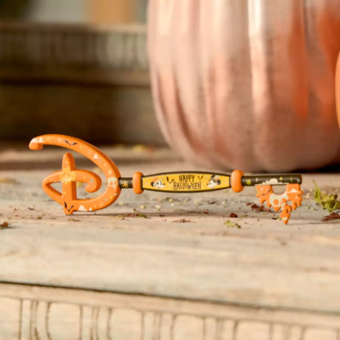 HKDS - Mickey and Minnie Mouse Happy Halloween Collectible Key