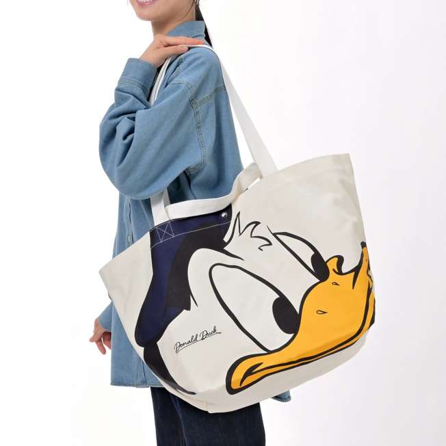 JDS - 2026 Donald Duck Fashion Collection x Donald Duck Mega Tote Bag (Release Date: May 11, 2026)
