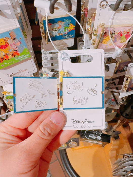 SHDL - Toy Story 4 Signatures ‘Flip Open’ Pin Badge