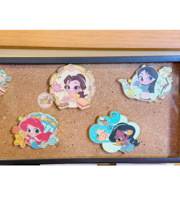 SHDL - Disney Princess ‘Big Eyes’ Mystery Pins Box