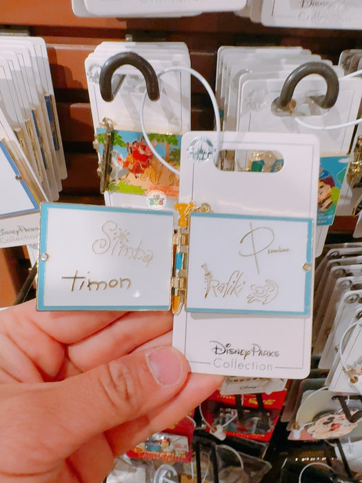 SHDL - Lion King Signatures ‘Flip Open’ Pin Badge