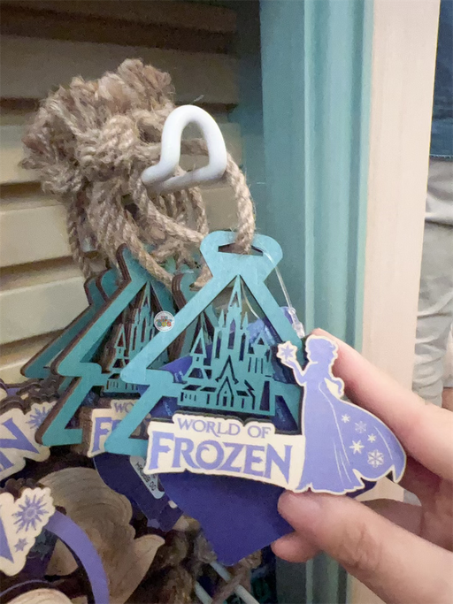 HKDL - World of Frozen Elsa Wooden Ornament