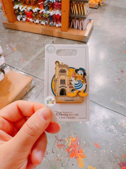 SHDL - Fantasyland Shop Series x Donald Duck at Il Paperino Pin Badge