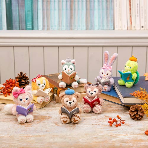 TDR - Duffy & Friends "Autumn Story Book" Collection x StellaLou "Reading a Book" Plush Keychain (Release Date: Sept 7)