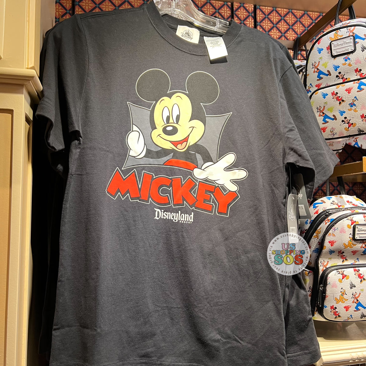 6749C4C9-84E3-43E3-A5BA-