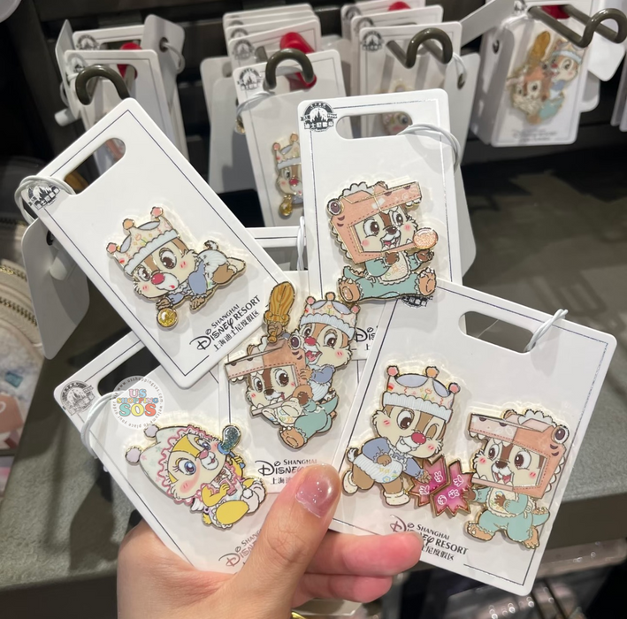 SHDL - 2026 Chip & Dale "Storybook Kingdom" Collection x Chip & Dale "Playing Rock! Paper! Scissors" Pin Badge