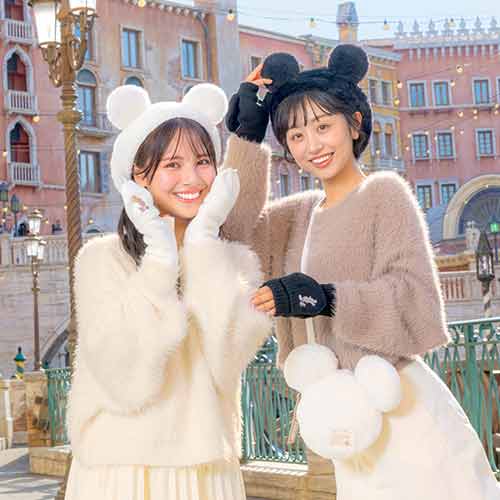 TDR - Enjoy Winter Fashion Collection x Mickey Mouse Fluffy Beret For Adults Color: Black (Release Date: Oct 16, 2025)
