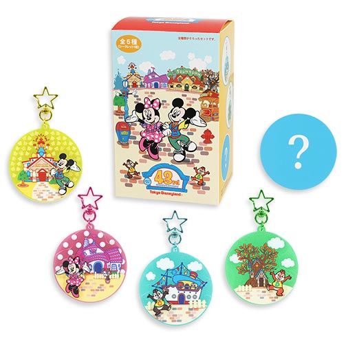 TDR - 2026 Tokyo Disneyland 43rd Anniversary Collection x Mickey Mouse & Friends Mystery Keychain Whole Box (Contains 5 Blinds Bags with no repetitions) (Release Date: Apr 15, 2026)