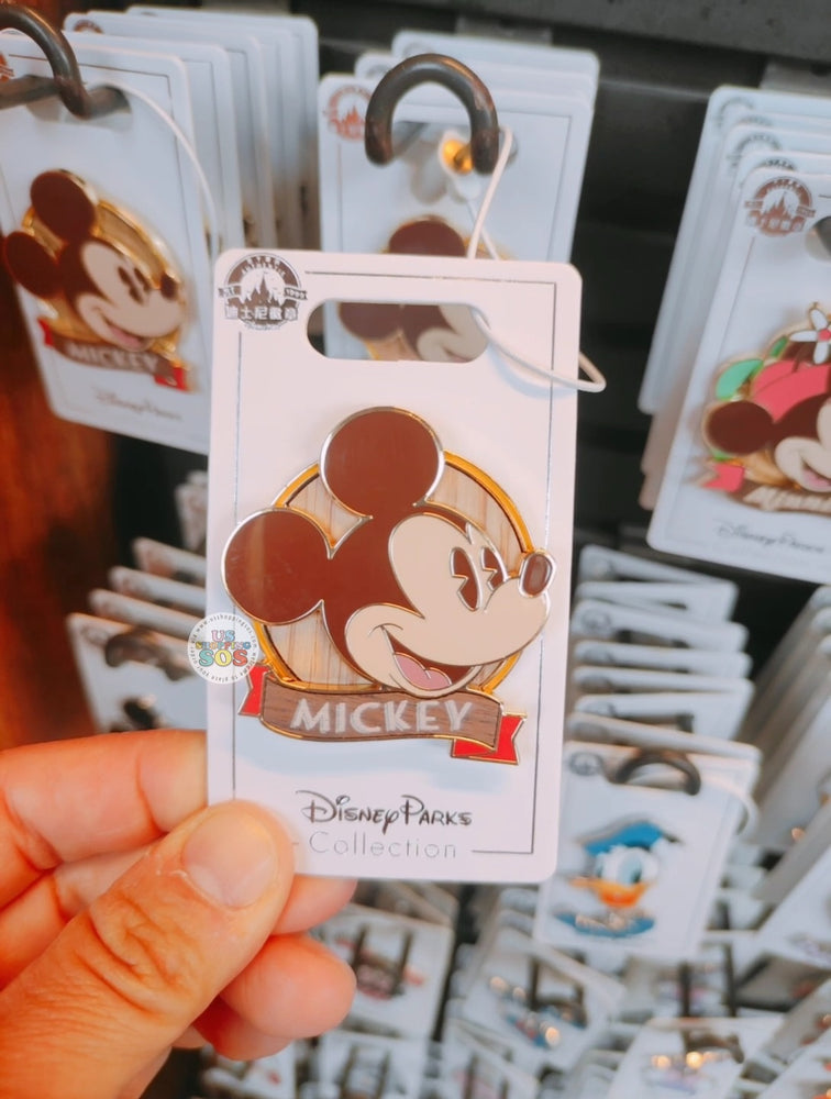 SHDL - Mickey Mouse ‘Wood’ Pin Badge