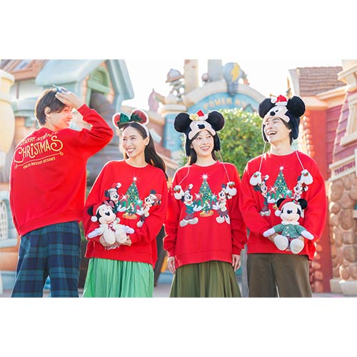 TDR - 2026 Disney Christmas x Mickey Mouse Fan Cap with Pom Pom For Adults (Release Date: Nov 10, 2026)