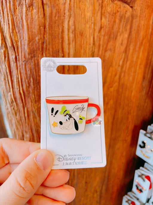 SHDL - Mickey & Friends Mug Shaped Pin x Goofy