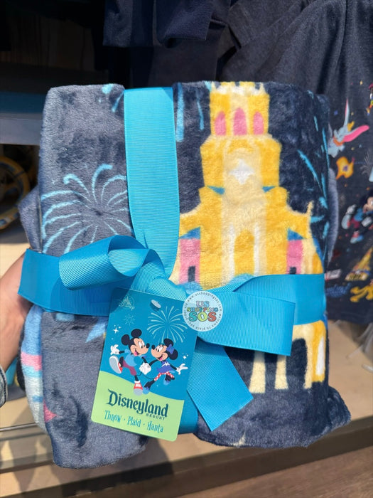 DLR/WDW - Play in the Park 2026 - Mickey & Minnie Throw Blanket 50” x 60”
