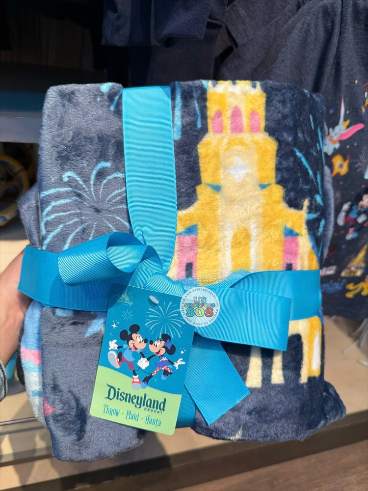 DLR/WDW - Play in the Park 2026 - Mickey & Minnie Throw Blanket 50” x 60”