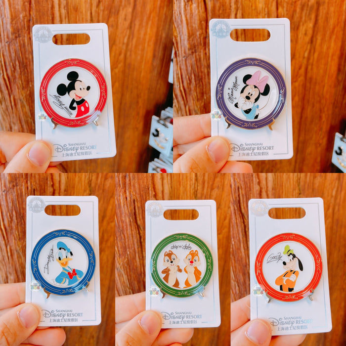 SHDL - Mickey & Friends Signature Platter Shaped Pin x Minnie Mouse
