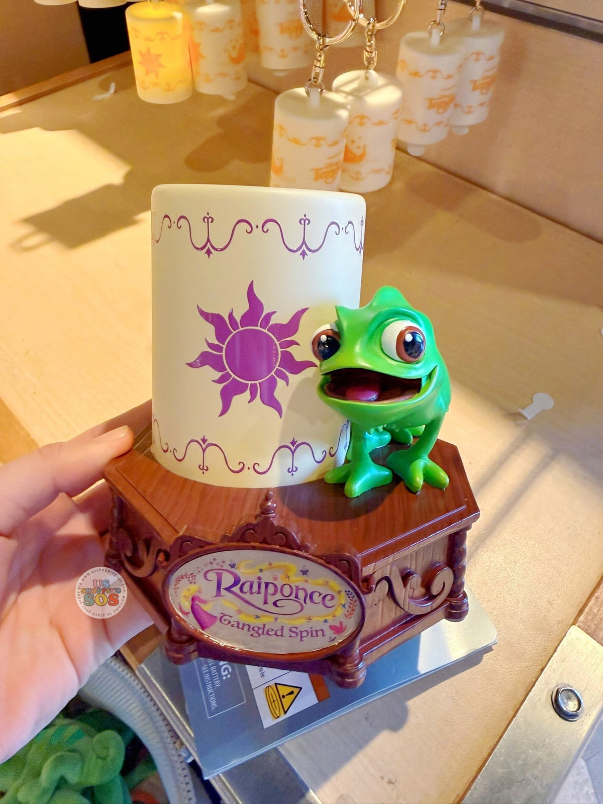 DLP - 2026 Tangled x Pascal & Lantern Light Up Figurine — USShoppingSOS