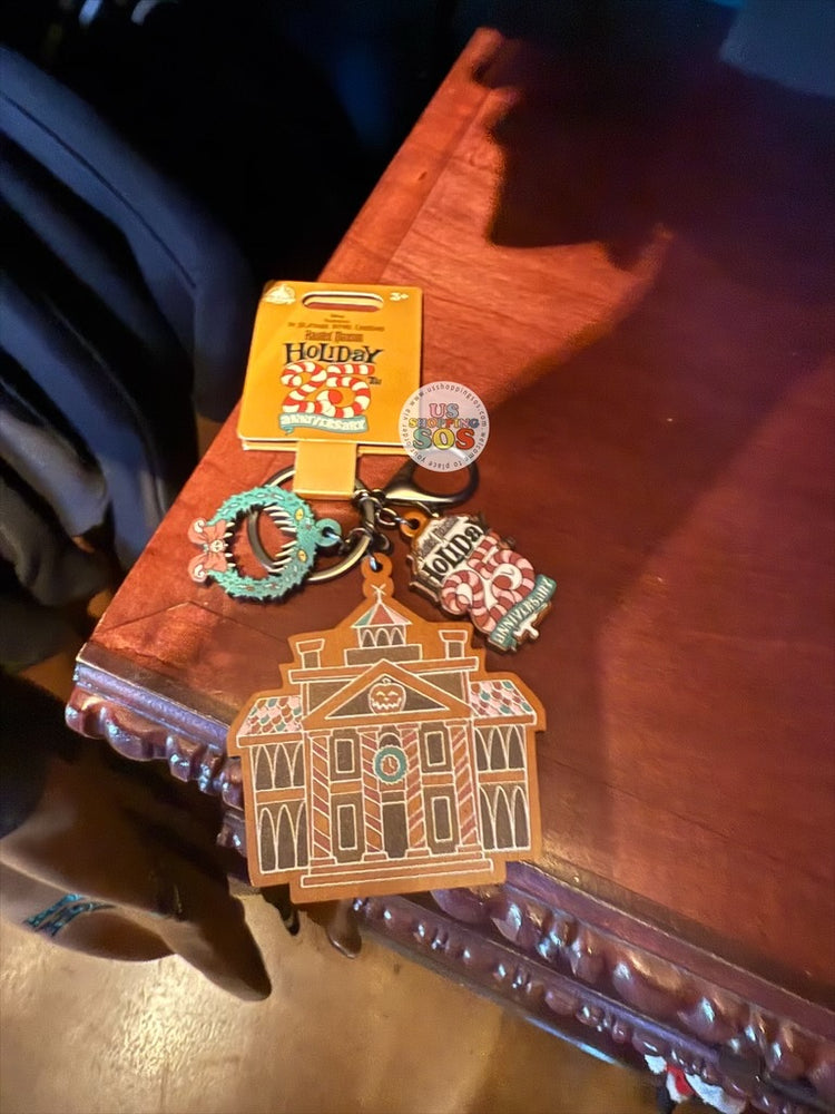 DLR/WDW - Haunted Mansion Holiday 25th Anniversary 2026 - Gingerbread Keychain
