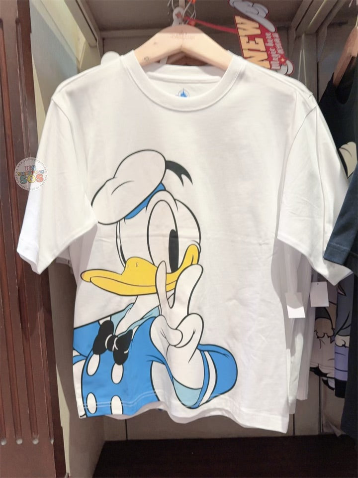 HKDL - Donald Duck Victory Hand T Shirt for Adults