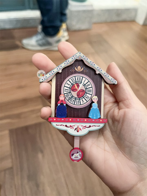 HKDL - World of Frozen Anna & Elsa Wall Clock Shaped Wooden Magnet