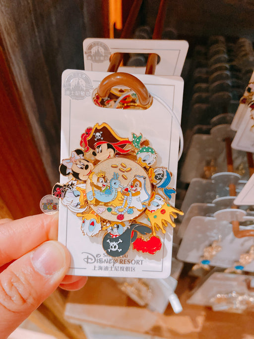 SHDL - Mickey & Friends Pirates Collection x Mickey & Friends Spinning Pin Badge