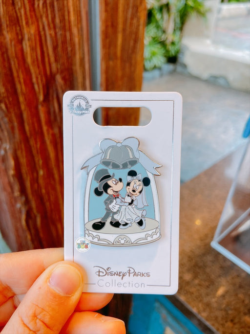 SHDL - Mickey & Minnie Mouse "Under Wedding Bell" Pin