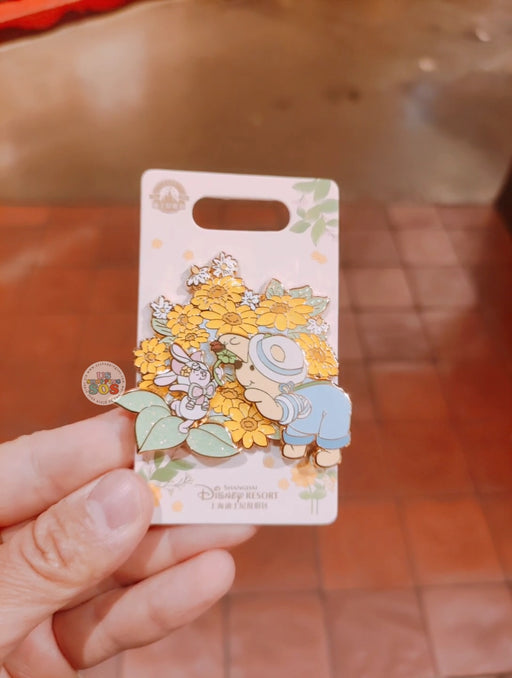 SHDL - Winnie the Pooh & Friends Springtime 2025 Collection x Winnie the Pooh & Piglet Pin Badge