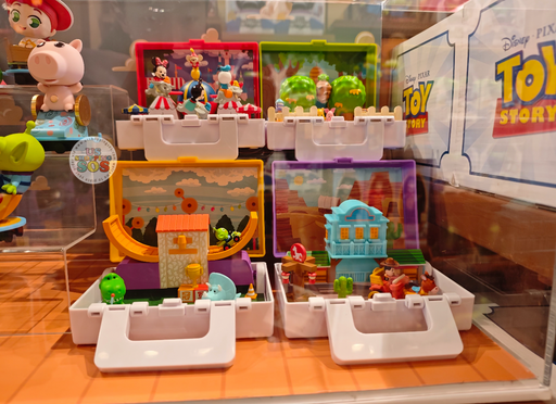 SHDL -- Shanghai Disney Resort Attraction "Polly Pocket" Toy/Figure Mystery/Blind Box