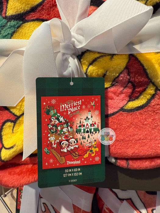 DLR/WDW - Christmas 2025 - Mickey & Friends 50” x 60” Blanket