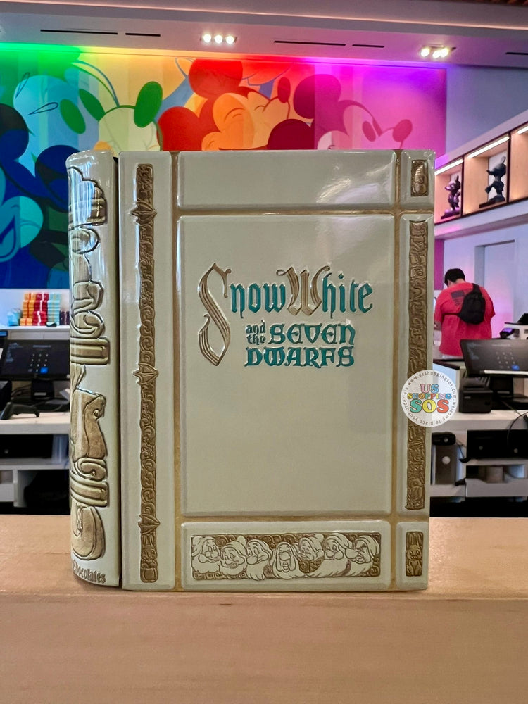DLR/WDW - Snow White Journal Book Milk Chocolate Black Cherry Truffles