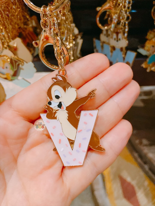 SHDL - Chip, Dale & Clarice English Alphabet ‘V’ Keychain