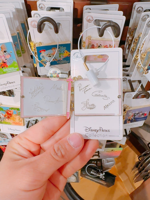 SHDL - Disney Princess Signatures ‘Flip Open’ Pin Badge