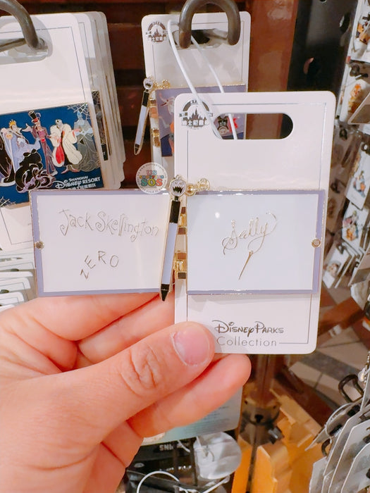 SHDL - The Nightmare before Christmas Signatures ‘Flip Open’ Pin Badge