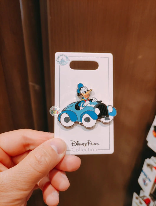 SHDL - Driving Donald Duck Pin Badge