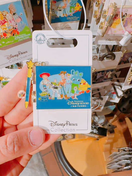 SHDL - Toy Story 4 Signatures ‘Flip Open’ Pin Badge