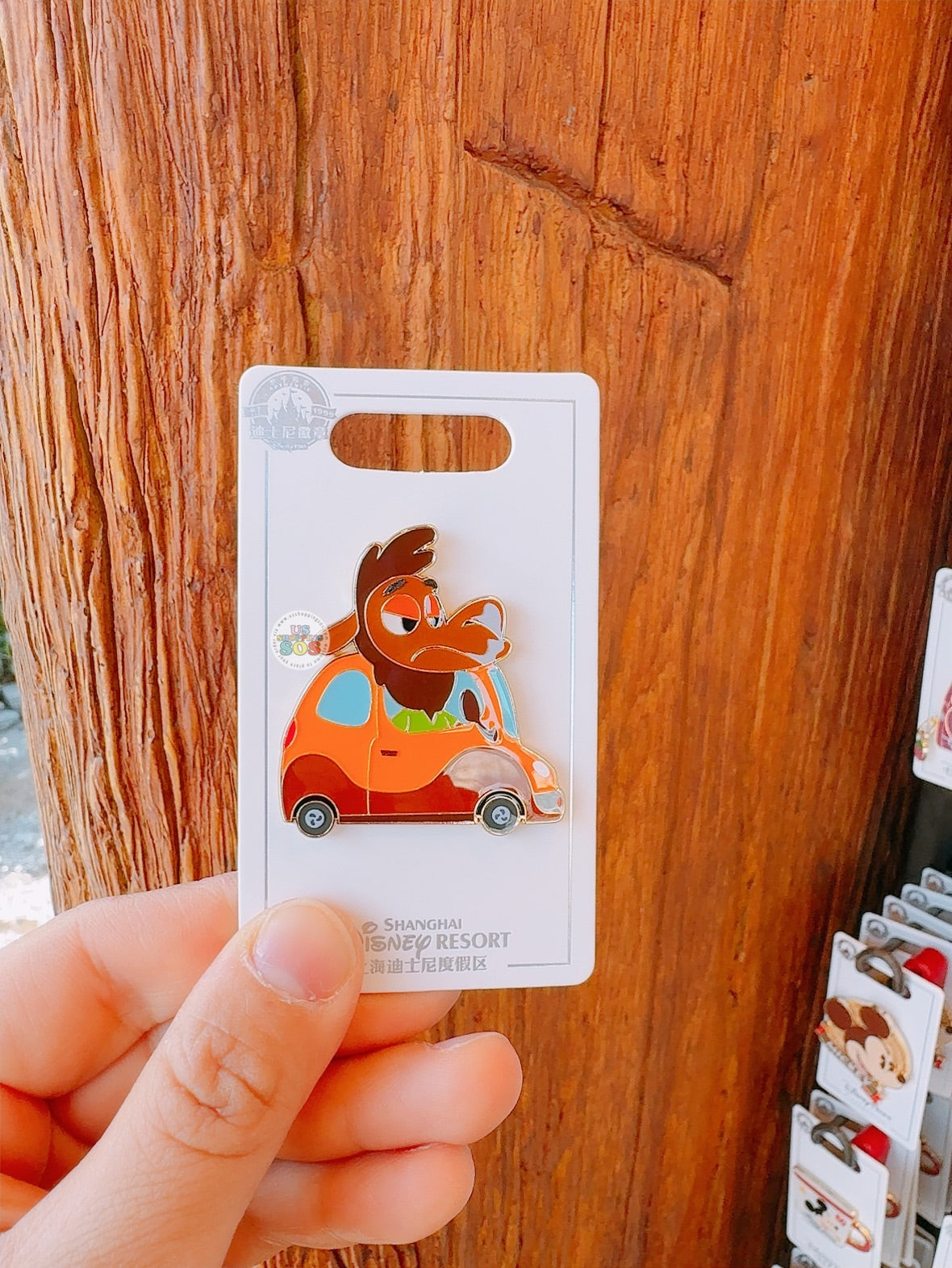 SHDL - Zootopia 'Driving' a Car x Peter Moosebridge Pin Badge