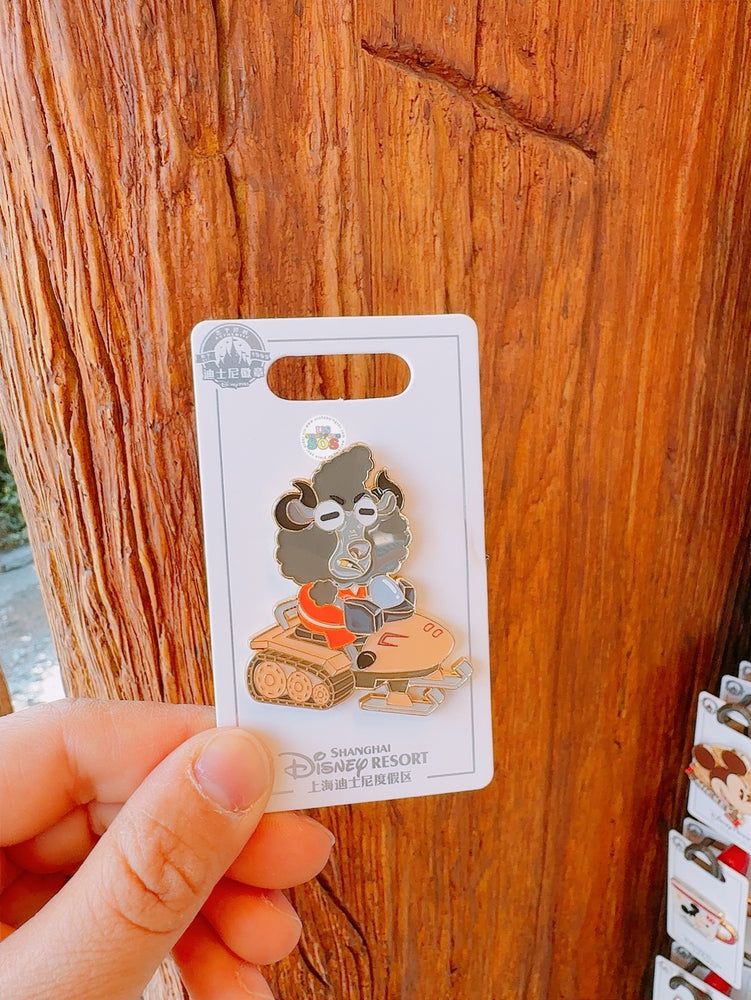 SHDL - Zootopia ‘Driving’ a Car x Doug Pin Badge