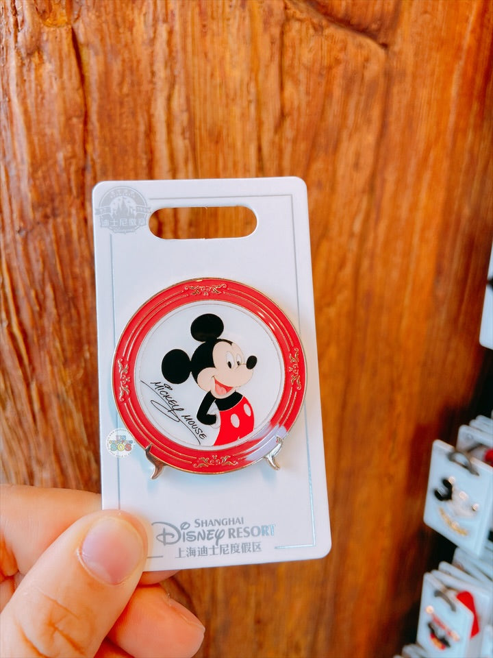 SHDL - Mickey & Friends Signature Platter Shaped Pin x Mickey Mouse
