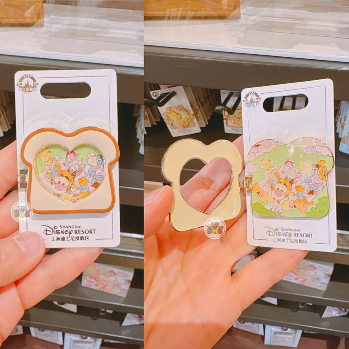 SHDL - 2026 Winnie the Pooh & Friends Spring Picnic Collection x Winnie the Pooh & Friends ‘Open & Close’ Pin Badge