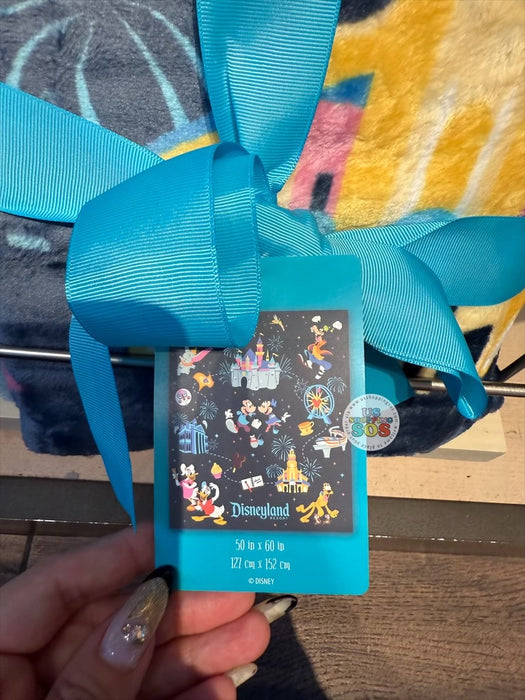 DLR/WDW - Play in the Park 2026 - Mickey & Minnie Throw Blanket 50” x 60”