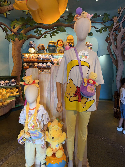 HKDL - 2026 Winnie the Pooh and Family Honey-Filled Adventure Collection x Winnie the Pooh Plushy Shoulder Bag