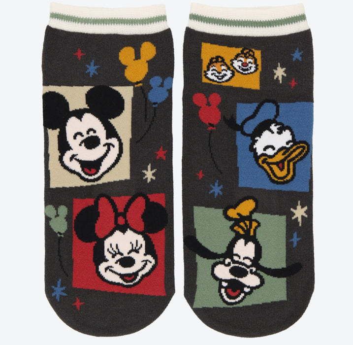 TDR - "Let's go to Tokyo Disney Resort" Collection x Mickey & Friends Socks Set of 2 for Adults (Release Date: April 25)
