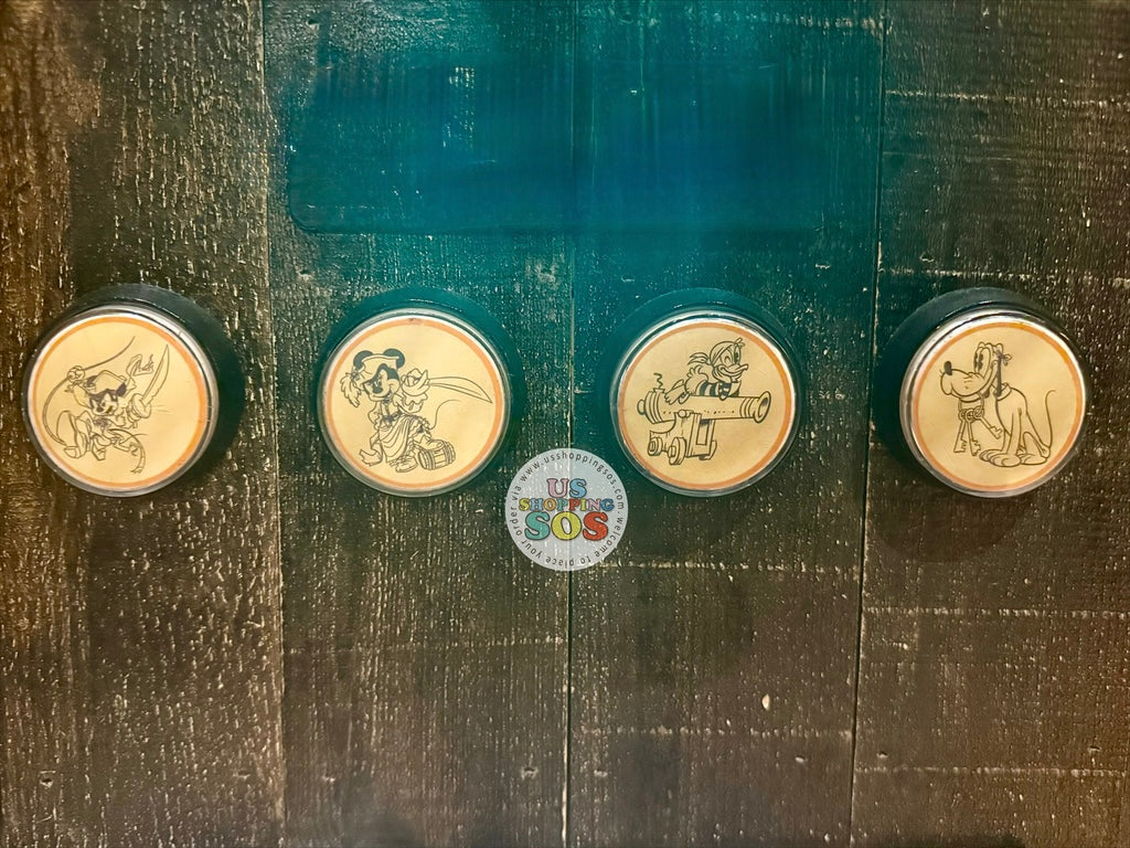 DLR - Pirates of the Caribbean - Mickey & Friends Collectible Medallions
