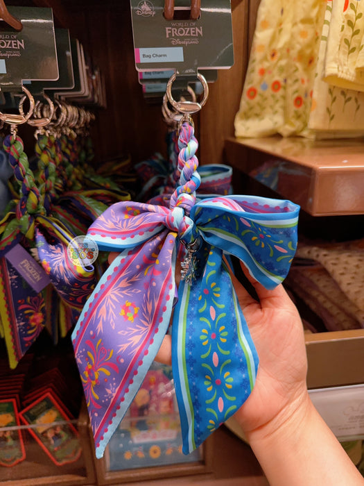HKDL - World of Frozen 2025 Summer Collection x Ribbon/Bow Bag Charm Color: Purple and Green